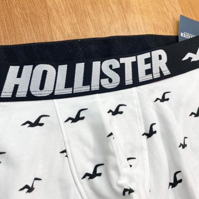 Hollister(ホリスター)の新品【メンズM】★ホリスター★ロゴいっぱいボクサーパンツ/白/下着 メンズのアンダーウェア(ボクサーパンツ)の商品写真