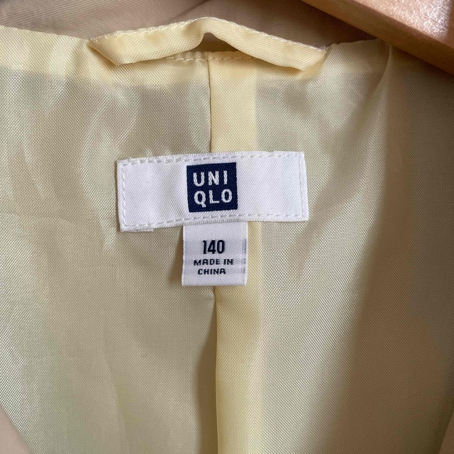 UNIQLO(ユニクロ)のユニクロ　UNIQLO  トレンチコート　140 キッズ/ベビー/マタニティのキッズ服女の子用(90cm~)(ジャケット/上着)の商品写真