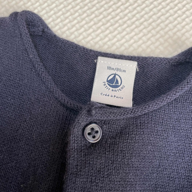 PETIT BATEAU(プチバトー)のプチバトーのカーディガン ネイビー　18m/81㎝ キッズ/ベビー/マタニティのベビー服(~85cm)(カーディガン/ボレロ)の商品写真