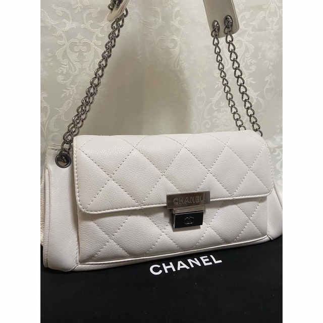 CHANEL - CHANEL シャネル キャビアスキン チェーン ショルダー バッグ ホワイトの通販 by 桜・椿｜シャネルならラクマ