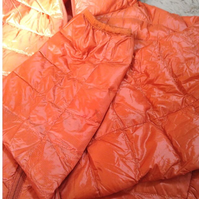UNIQLO(ユニクロ)の値下げ☆ユニクロUNIQLO　ウルトラライトダウンパーカーＭ　オレンジ メンズのジャケット/アウター(ダウンジャケット)の商品写真