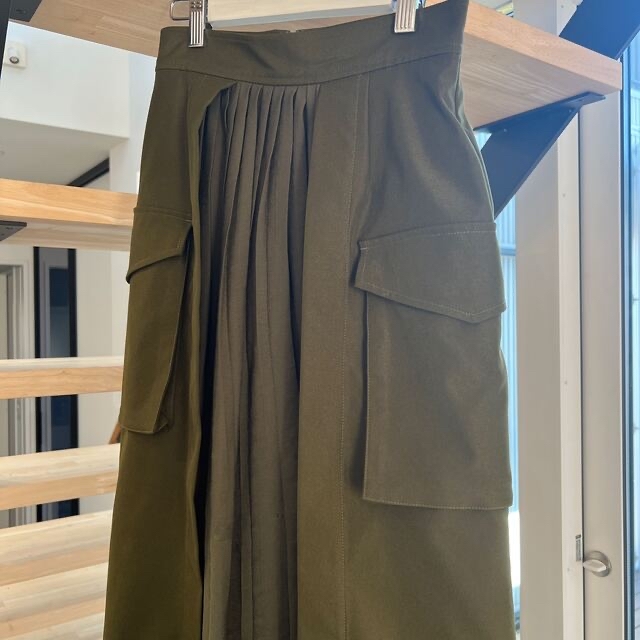 CLANE(クラネ)のclane クラネ　ミリタリープリーツドッキングスカート レディースのスカート(ロングスカート)の商品写真