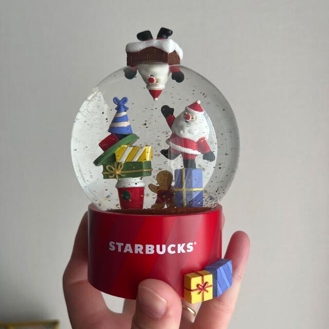 スターバックス　クリスマス　スノードーム