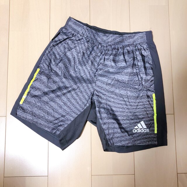 adidas(アディダス)のadidas アディダス　ショートパンツ スポーツ/アウトドアのランニング(ウェア)の商品写真