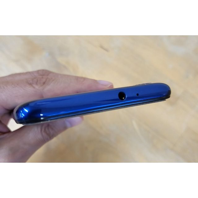 Motorola(モトローラ)のmoto g8 ブルー SIMフリー 美品 スマホ/家電/カメラのスマートフォン/携帯電話(スマートフォン本体)の商品写真