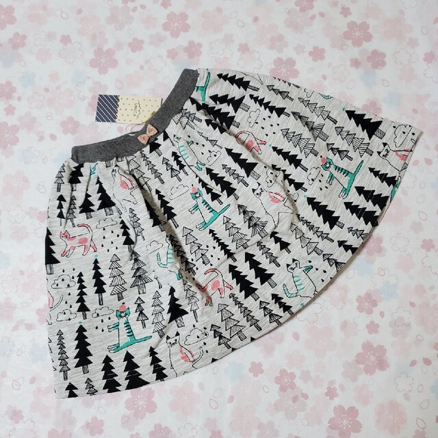 UNICA(ユニカ)のUNICA☆ネコと森柄プルオーバー&スカート キッズ/ベビー/マタニティのキッズ服女の子用(90cm~)(Tシャツ/カットソー)の商品写真