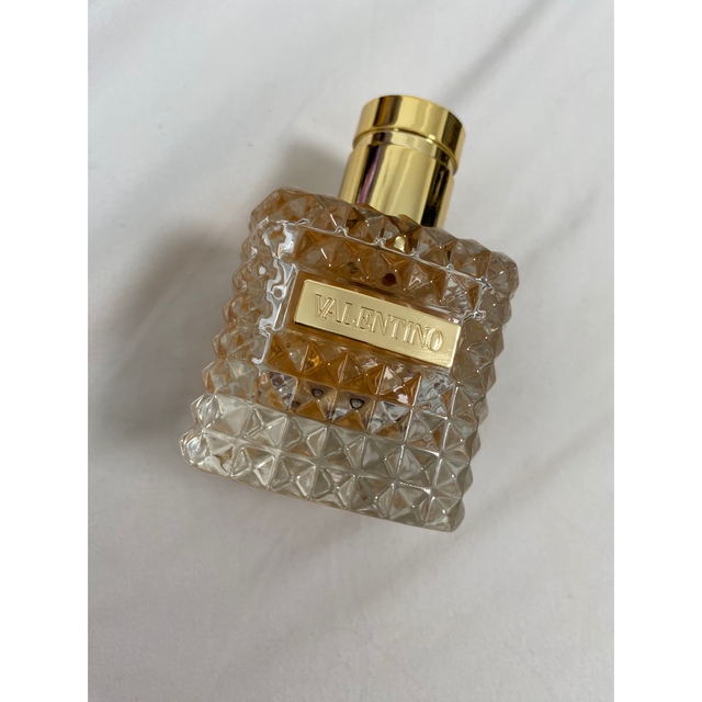 VALENTINO(ヴァレンティノ)のヴァレンティノ　VALENTINO 香水　30ml コスメ/美容の香水(香水(女性用))の商品写真