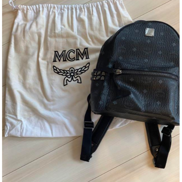 美品 MCM レザーリュック スターク スモール スタッズ ブラック-