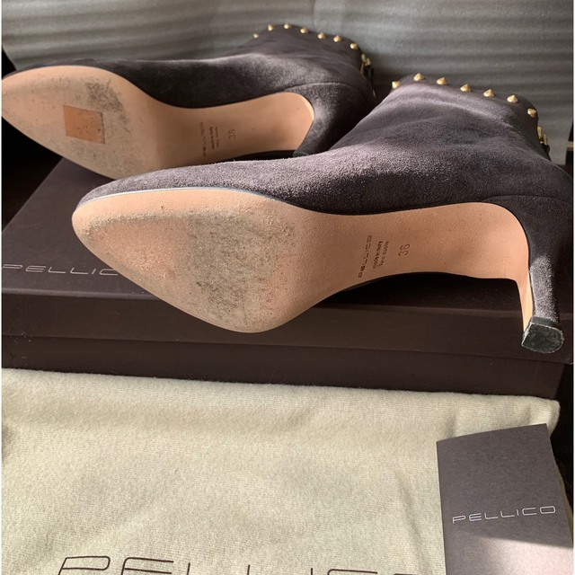 PELLICO(ペリーコ)のペリーコ　ショートブーツ　バックジップ　スタッズ　スエード レディースの靴/シューズ(ブーツ)の商品写真