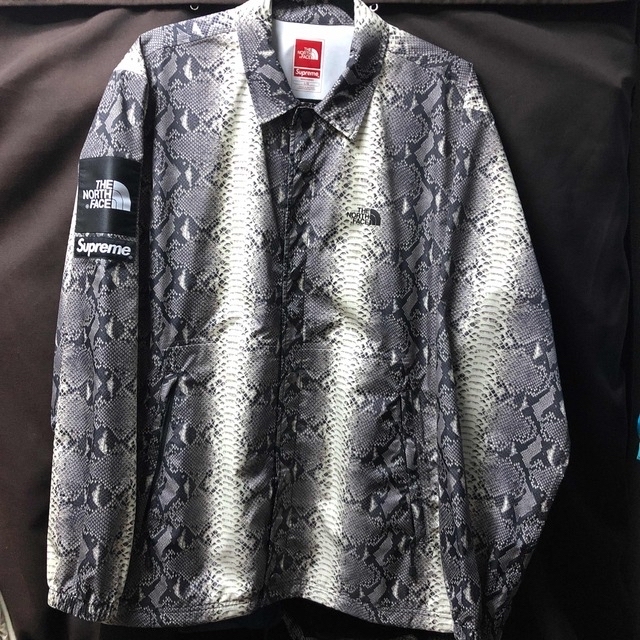 supreme SNAKE COACHES JACKET メンズのジャケット/アウター(ナイロンジャケット)の商品写真