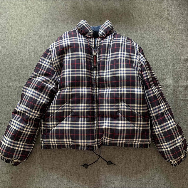 BURBERRY(バーバリー)の美品　希少　バーバリー　140 リバーシブル　ダウンジャケット　ジャンパー キッズ/ベビー/マタニティのキッズ服男の子用(90cm~)(ジャケット/上着)の商品写真