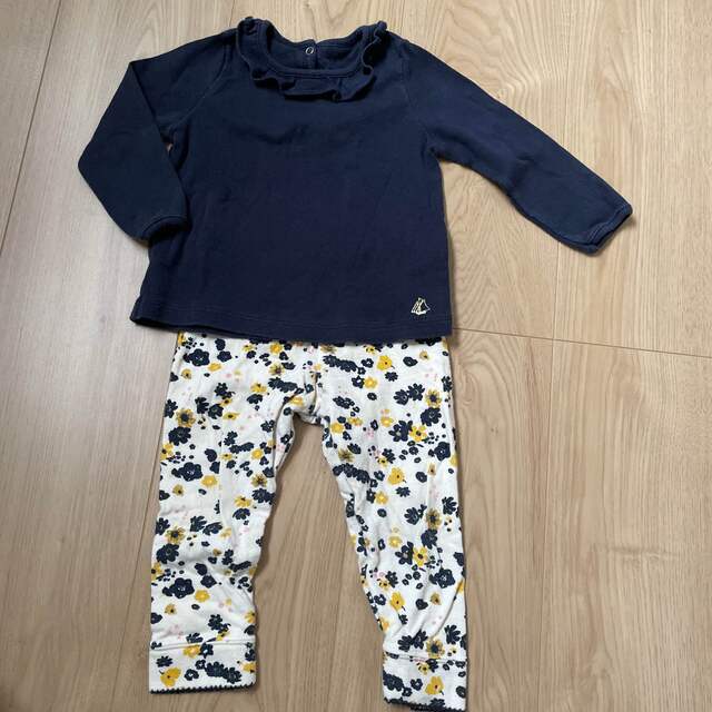 PETIT BATEAU(プチバトー)のプチバトー　カットソー&パンツ　セット キッズ/ベビー/マタニティのベビー服(~85cm)(シャツ/カットソー)の商品写真