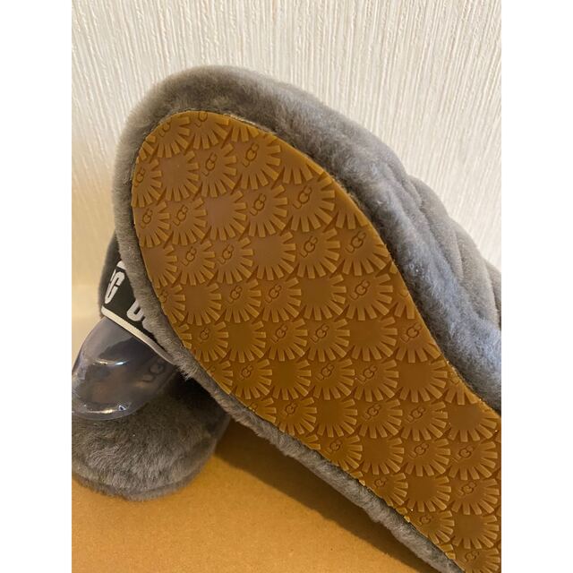 UGG(アグ)のUGG アグ スリッパ フラッフ イヤー スライド　サンダル　チャコール レディースの靴/シューズ(サンダル)の商品写真