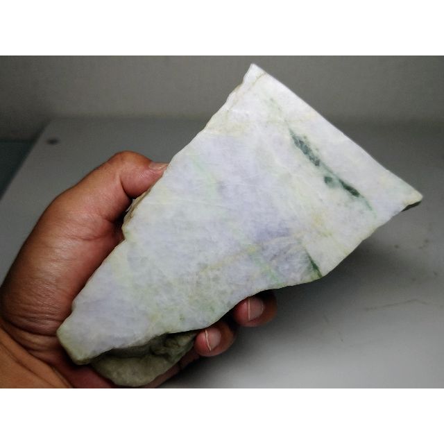 淡ラベ緑 1.1kg 翡翠 ヒスイ 翡翠原石 原石 鉱物 鑑賞石 自然石 誕生石