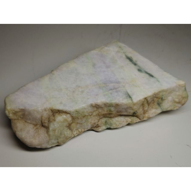 淡ラベ緑 1.1kg 翡翠 ヒスイ 翡翠原石 原石 鉱物 鑑賞石 自然石 誕生石