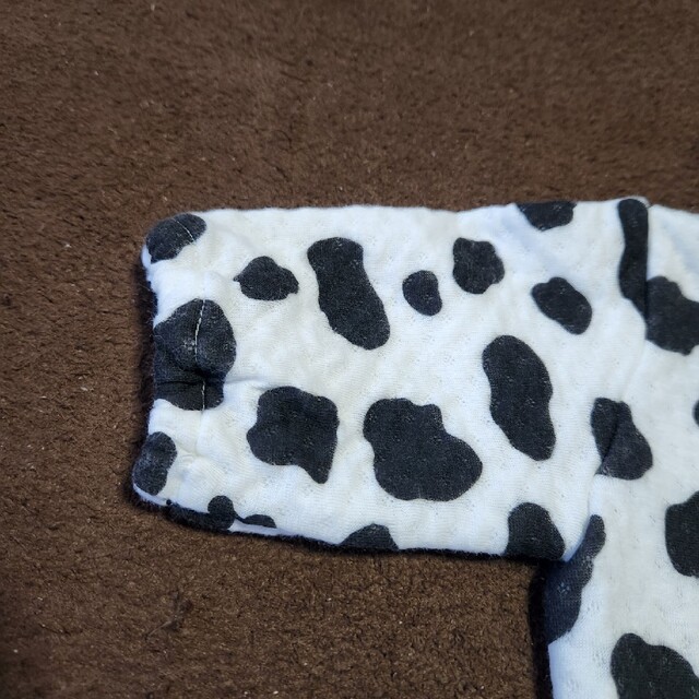 アカチャンホンポ(アカチャンホンポ)の牛柄　カバーオール キッズ/ベビー/マタニティのベビー服(~85cm)(カバーオール)の商品写真
