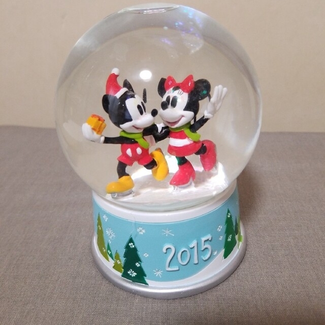 Disney(ディズニー)のディズニー　2015年限定　サンタクロースのミニー&ミッキー　クリスマスツリー⭐ エンタメ/ホビーのおもちゃ/ぬいぐるみ(キャラクターグッズ)の商品写真