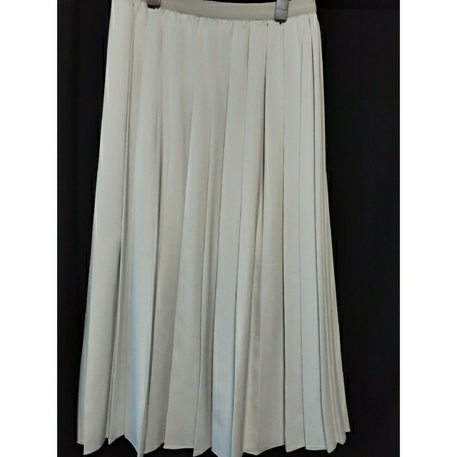 UNIQLO(ユニクロ)のアシンメトリープリーツスカート（丈標準78～82cm） レディースのスカート(ロングスカート)の商品写真