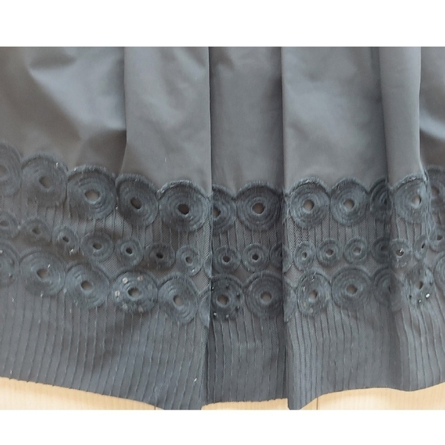 TO BE CHIC(トゥービーシック)の落ち着きブラック💖お洒落スカート レディースのスカート(ひざ丈スカート)の商品写真