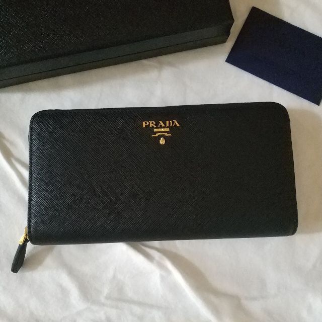 PRADA　長財布