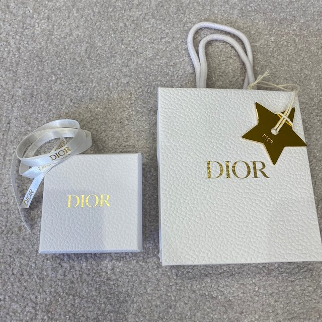 Dior クリスチャンディオール ギフトボックス限定ショッパー星チャーム