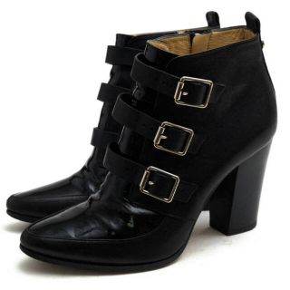 ジミーチュウ(JIMMY CHOO)のジミーチュウ／Jimmy Choo ショートブーツ シューズ 靴 レディース 女性 女性用エナメル パテント レザー 革 本革 ブラック 黒  ３連ベルトストラップ サイドジップ ハイヒール(ブーツ)