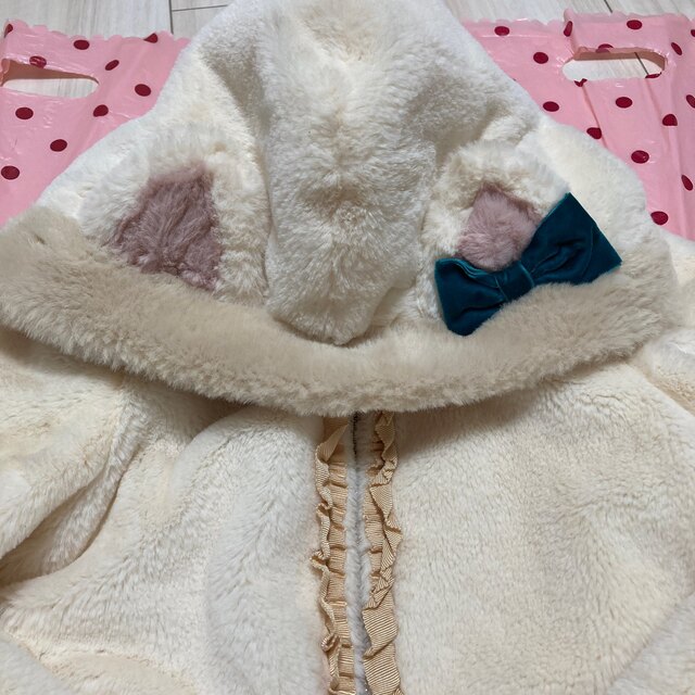 Shirley Temple(シャーリーテンプル)のシャーリーテンプル 猫耳ファー 白猫 キッズ/ベビー/マタニティのキッズ服女の子用(90cm~)(ジャケット/上着)の商品写真