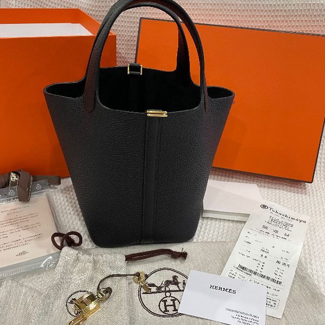 LOEWE ロエベ ミリタリー メッセンジャーバッグ ショルダーバッグ 驚き