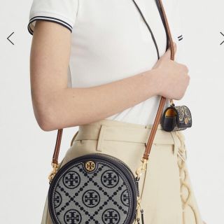 Tory Burch - 新品 トリーバーチ Tモノグラム ジャカード ムーンバッグ