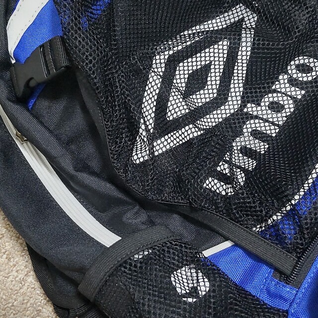 UMBRO(アンブロ)のumbro アンブロ　ボール・シューズ収納付リュック キッズ/ベビー/マタニティのこども用バッグ(リュックサック)の商品写真