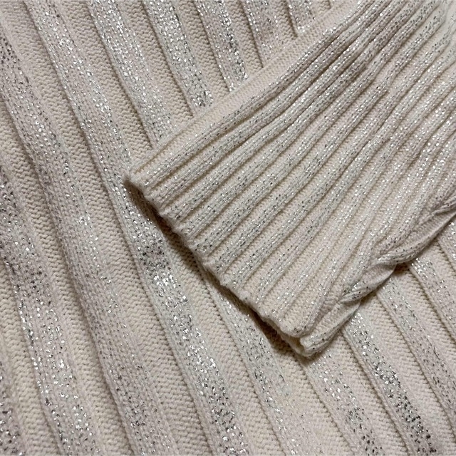 JEANASIS(ジーナシス)の箔プリントオーバーサイズリブショートニットJEANASISジーナシス白ホワイト レディースのトップス(ニット/セーター)の商品写真