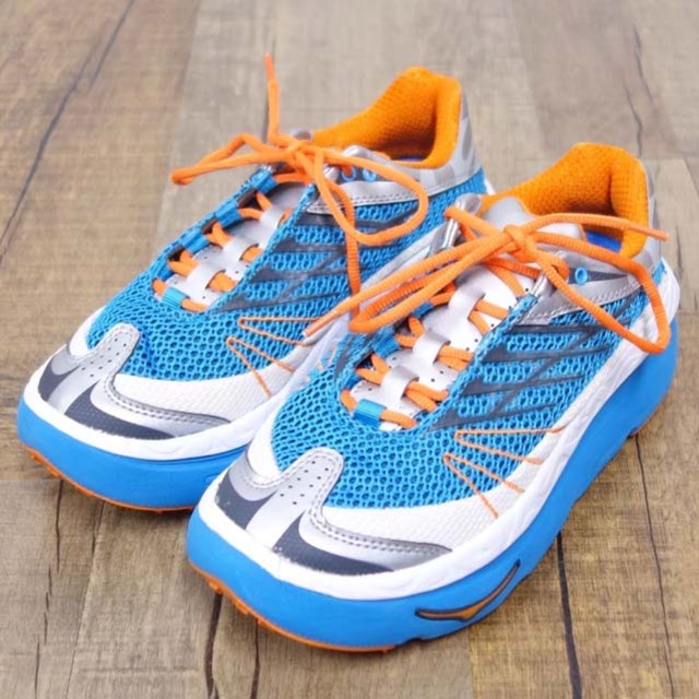 新品。未使用。HOKA レディース