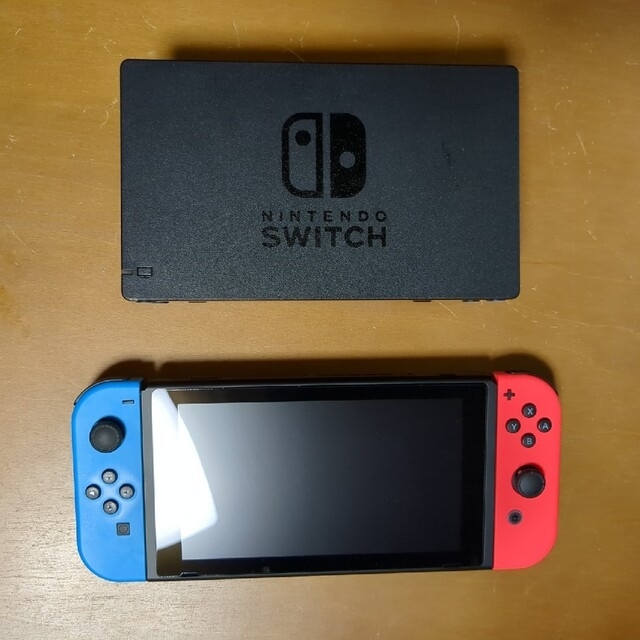 Nintendo Switch(ニンテンドースイッチ)の中古Switch本体（SDカード/有線LANアダプターセット） エンタメ/ホビーのゲームソフト/ゲーム機本体(家庭用ゲーム機本体)の商品写真