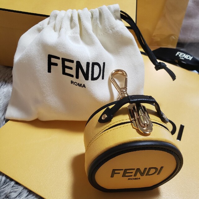 FENDI airpods pro 用ケース　キーホルダー　フェンディ