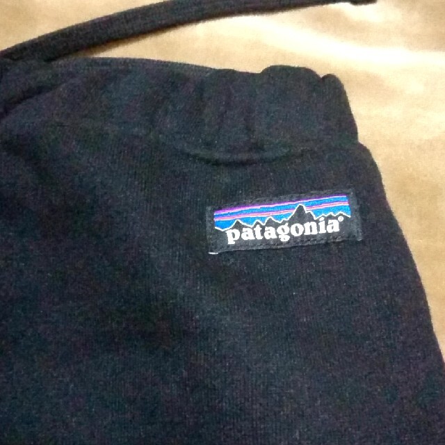 patagonia(パタゴニア)の新品 パタゴニア Mサイズ 黒 ラベル アップライザル スウェットパンツ メンズのパンツ(その他)の商品写真