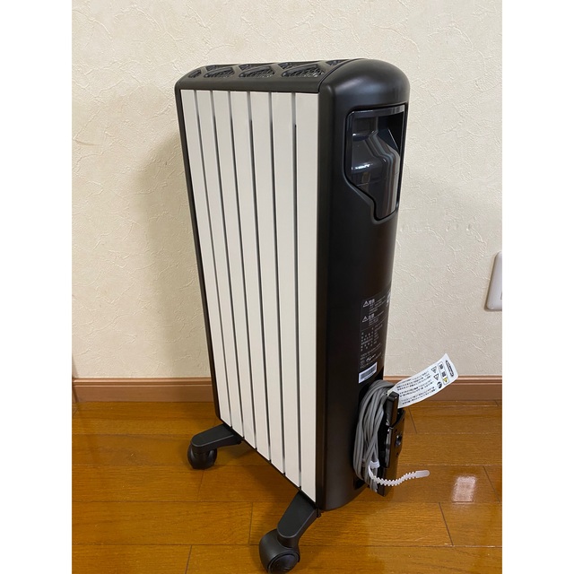 DeLonghi MDHU09-BK 美品 スマホ/家電/カメラの冷暖房/空調(オイルヒーター)の商品写真