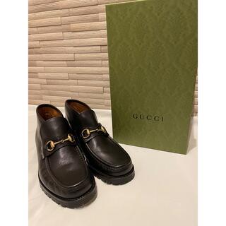 グッチ(Gucci)のGUCCI ホースビット チャッカブーツ　サイズ8E ローファー(ドレス/ビジネス)