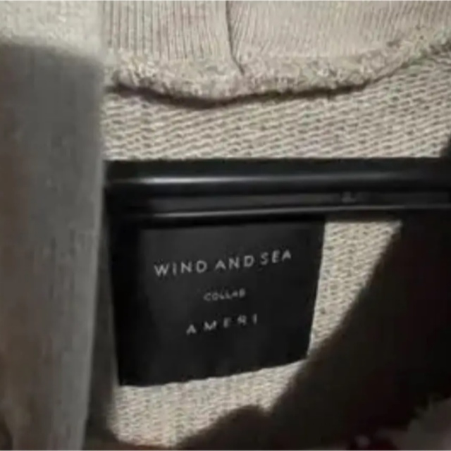 Ameri VINTAGE(アメリヴィンテージ)の AMERI WIND AND SEA SANDWICH HOODIE  レディースのトップス(パーカー)の商品写真