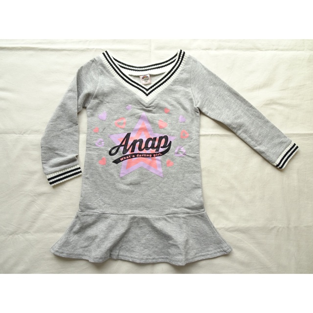 ANAP Kids(アナップキッズ)のANAP kids★アナップキッズ★ワンピース★Vネック★100★新品未使用 キッズ/ベビー/マタニティのキッズ服女の子用(90cm~)(ワンピース)の商品写真