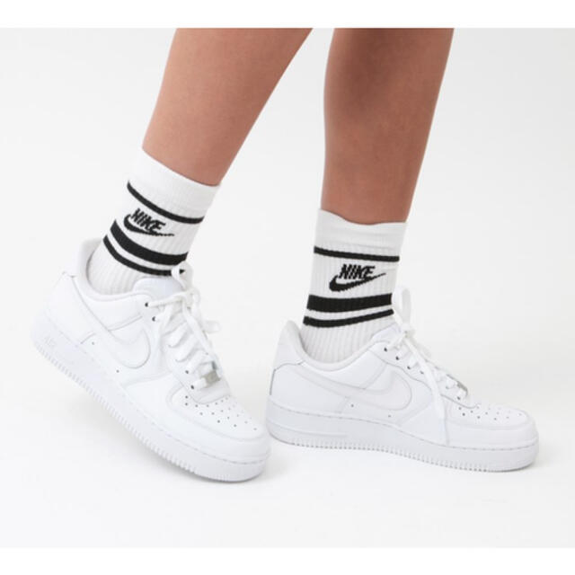 NIKE(ナイキ)の【新品】NIK NSW ESSENTIAL STRIPE SOCKS × 2 レディースのレッグウェア(ソックス)の商品写真