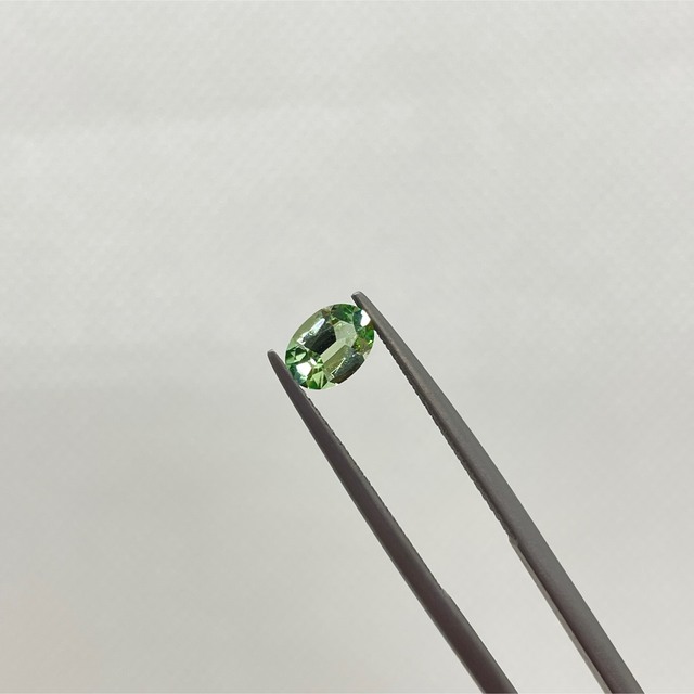 コーネルピン ルース 0.69ct