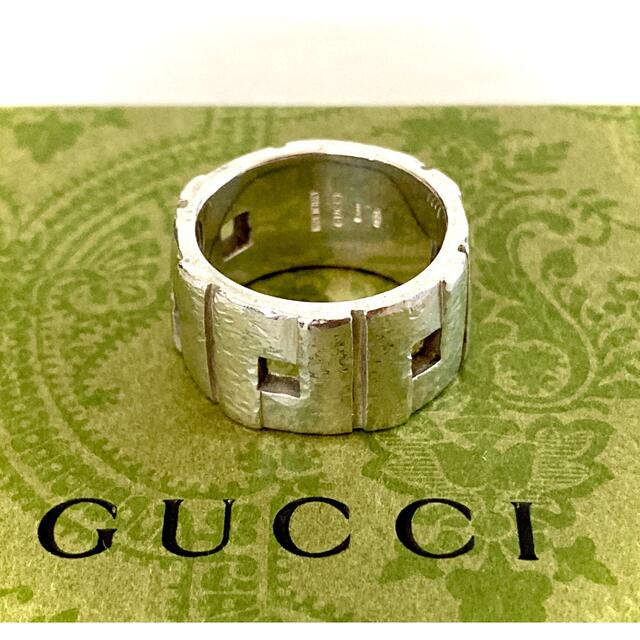 Gucci(グッチ)のグッチ スクエアホール/Gロゴ ネックレス/ペンダント Gカット シルバーリング メンズのアクセサリー(ネックレス)の商品写真