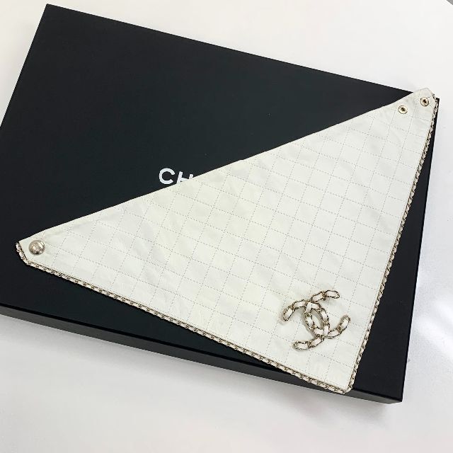 桜舞う季節 新品未使用!CHANEL ccマーク ラムスキン×チェーンブローチ