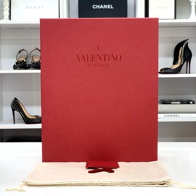 VALENTINO(ヴァレンティノ)の5289 未使用 ヴァレンティノ ローマンスタッズ レザー ショートブーツ レディースの靴/シューズ(ブーツ)の商品写真