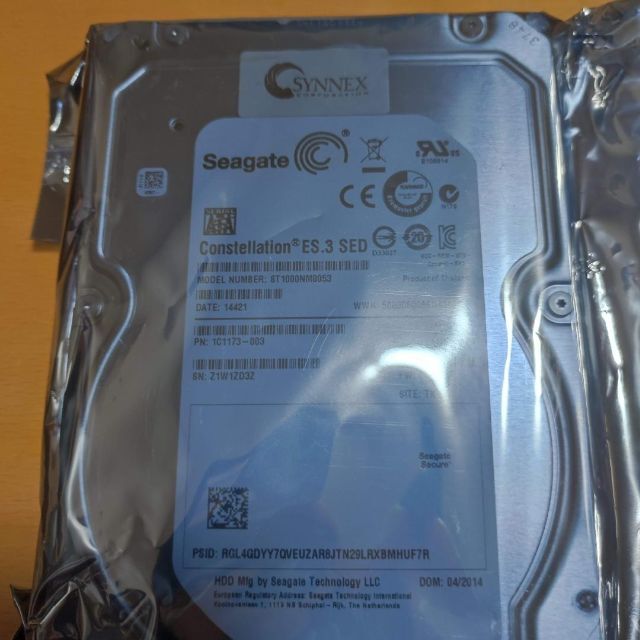 新品 シーゲイト SEAGATE HDD 1TB ST1000NM0053 スマホ/家電/カメラのPC/タブレット(PC周辺機器)の商品写真