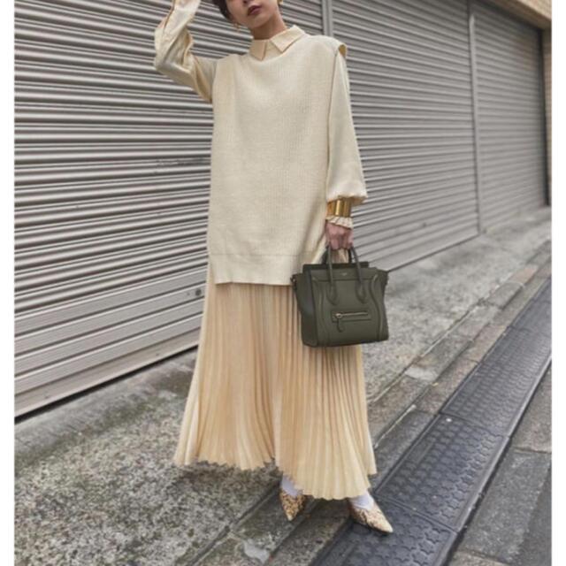 Ameri VINTAGE(アメリヴィンテージ)のAMERI  VEST WITH PLEATS DRESS   レディースのワンピース(ロングワンピース/マキシワンピース)の商品写真