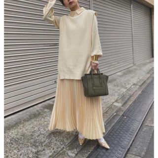 アメリヴィンテージ(Ameri VINTAGE)のAMERI  VEST WITH PLEATS DRESS  (ロングワンピース/マキシワンピース)