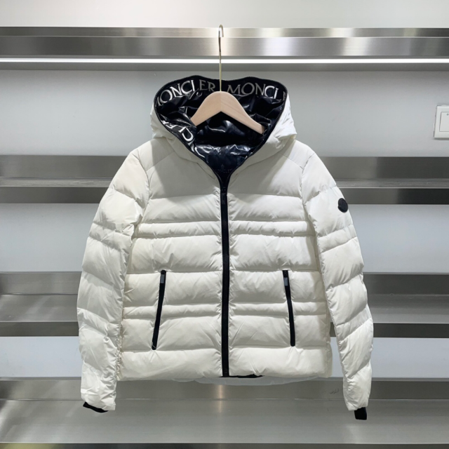 正規激安 - MONCLER 新品未使用 ショートダウンジャケット Tharon