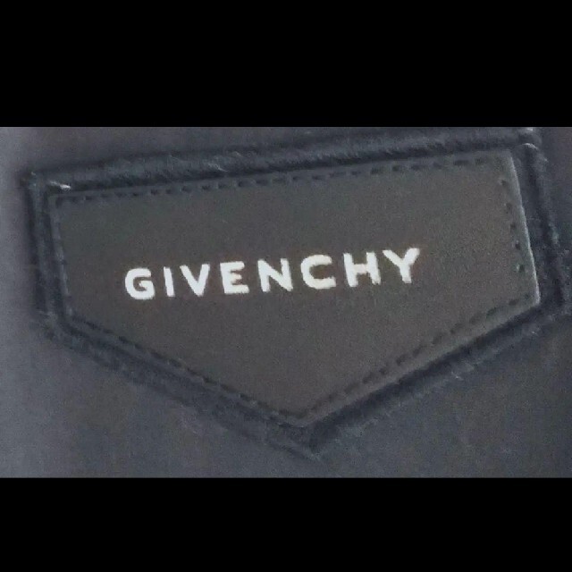 GIVENCHY(ジバンシィ)のGIVENCHY　レザー　チェスターコート メンズのジャケット/アウター(チェスターコート)の商品写真