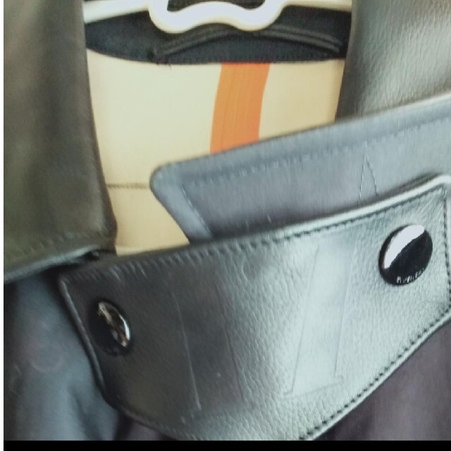 GIVENCHY(ジバンシィ)のGIVENCHY　レザー　チェスターコート メンズのジャケット/アウター(チェスターコート)の商品写真